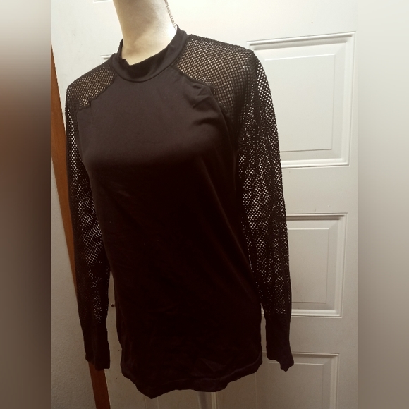 Fabletics mesh top - Picture 2 of 4